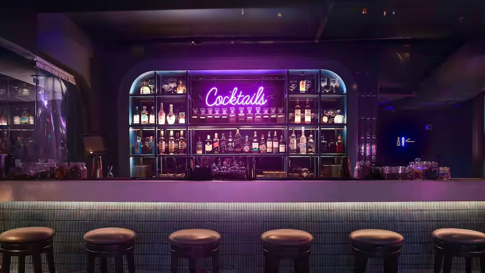 Image of a cocktail bar